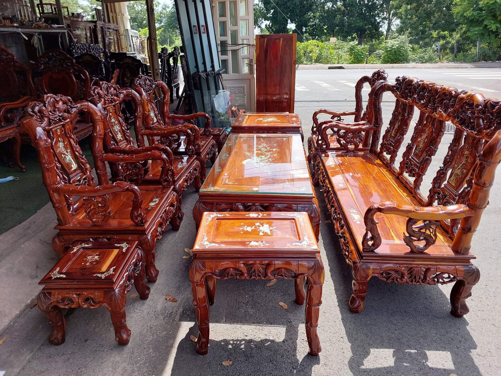 cầm đồ gỗ cũ